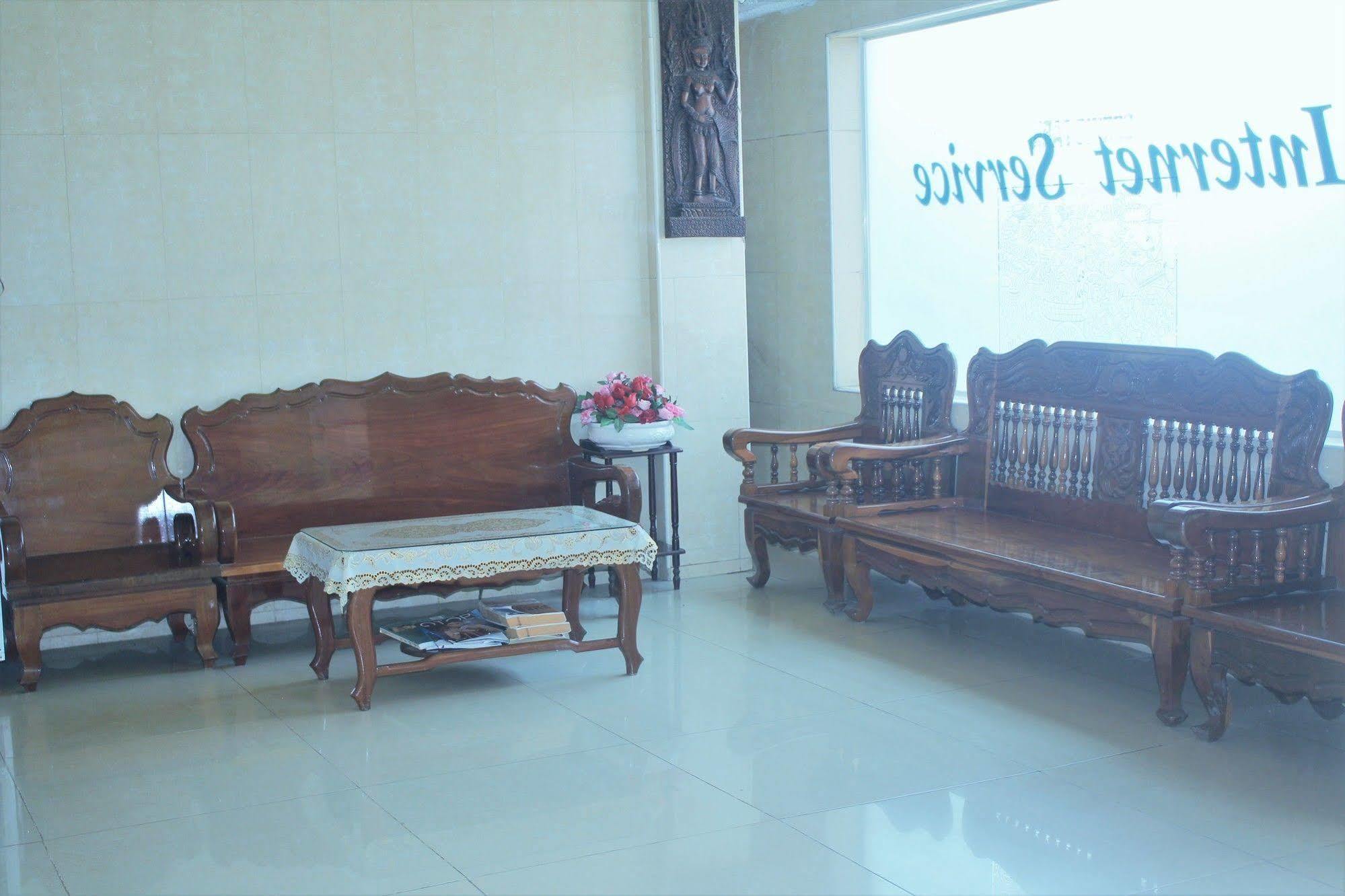 Spring Park Hotel Battambang Exteriör bild