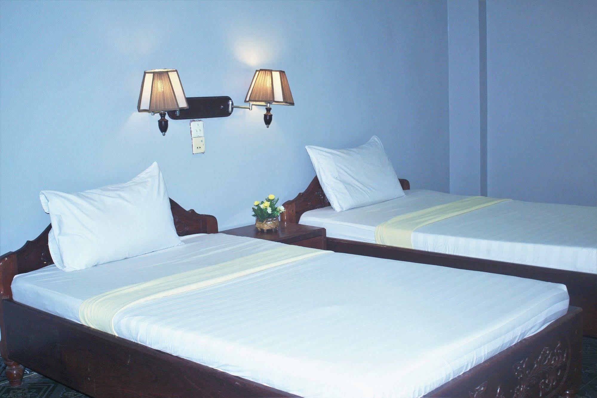 Spring Park Hotel Battambang Exteriör bild
