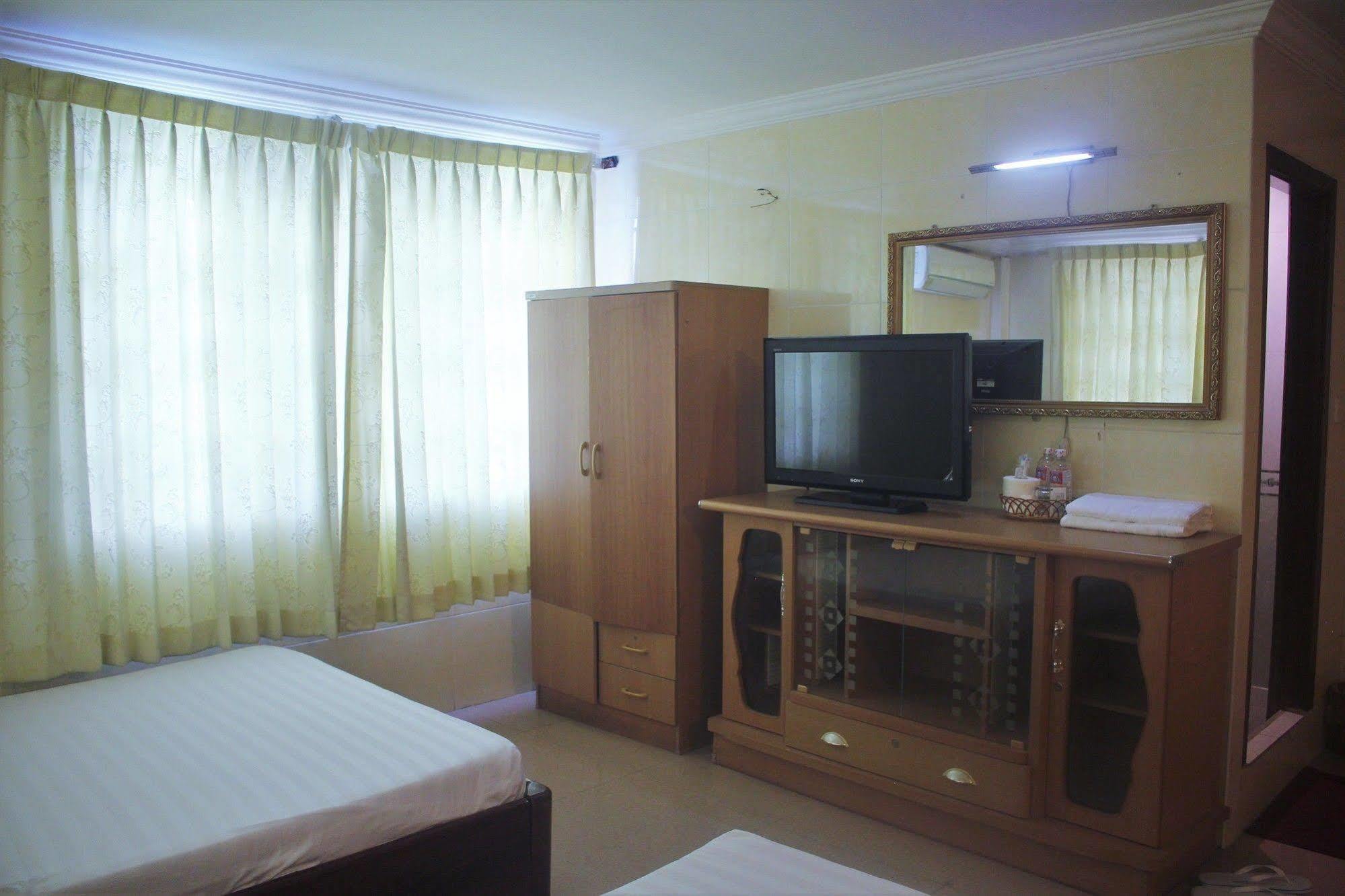 Spring Park Hotel Battambang Exteriör bild