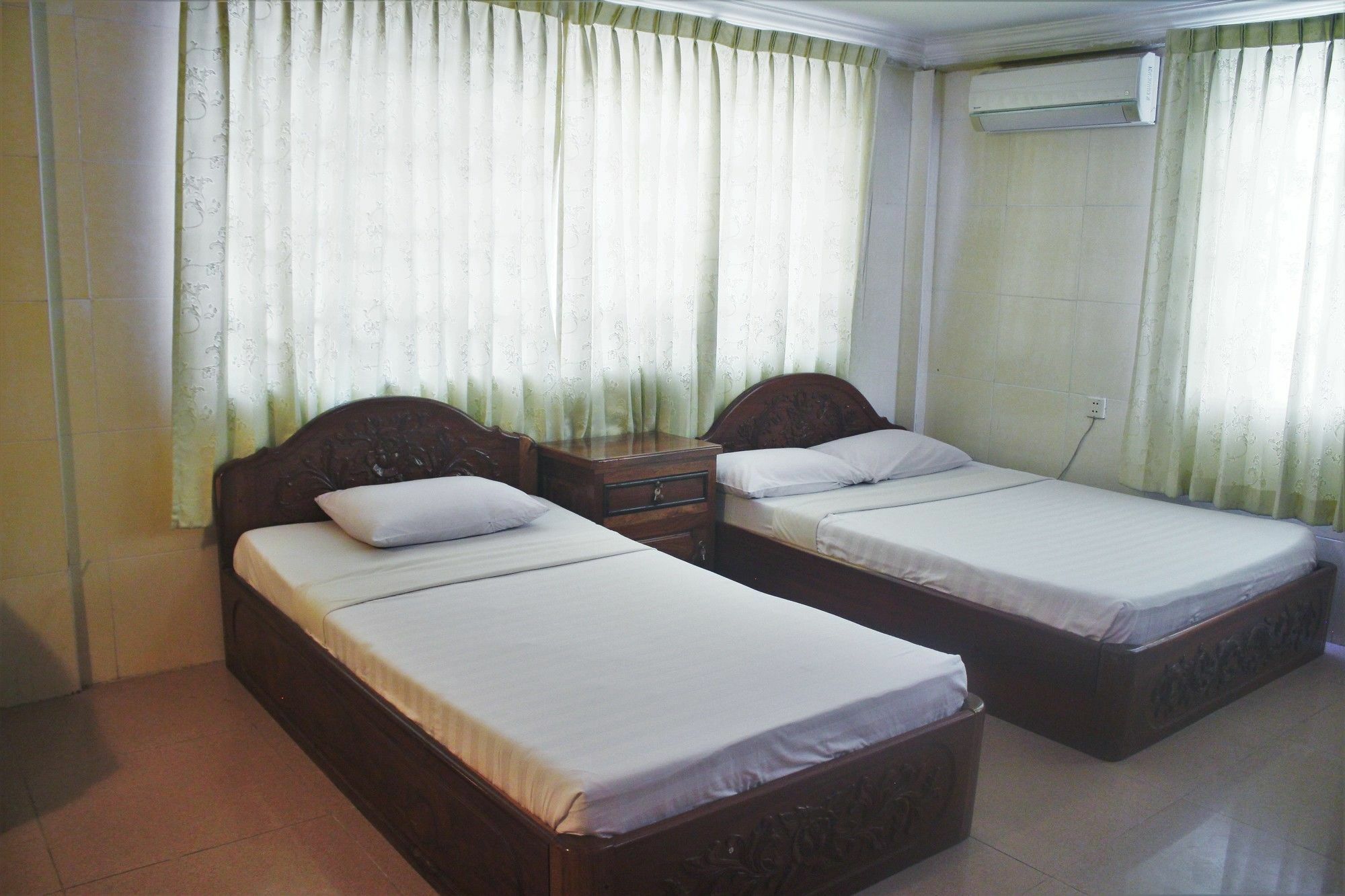 Spring Park Hotel Battambang Exteriör bild